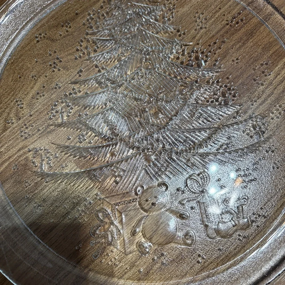 Vintage Clear Glass Christmas Tree‎ Serving Plate With Presents Detail